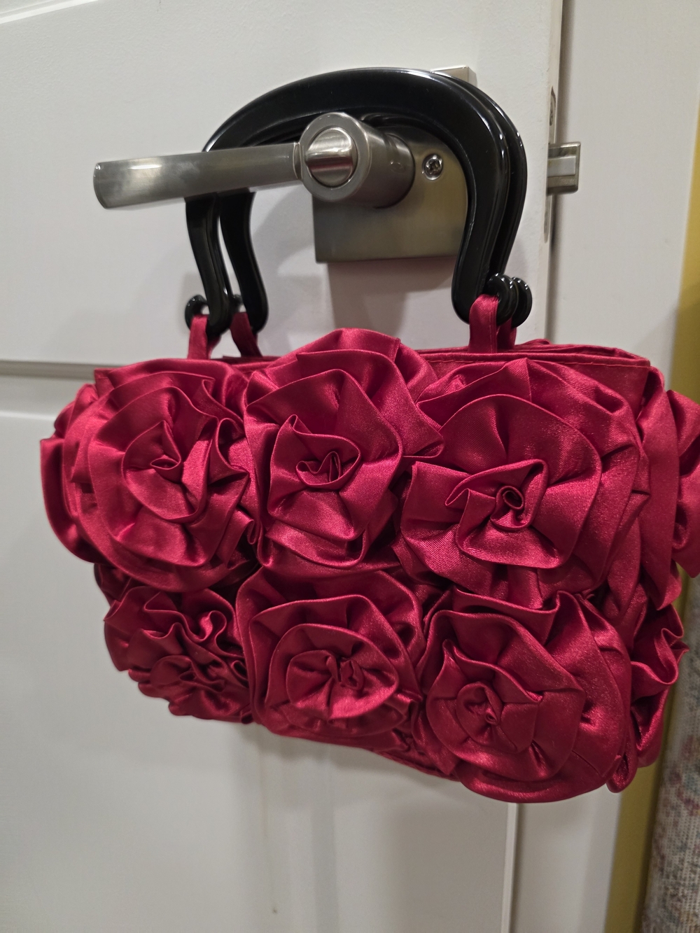 Elegant Women's Rose Appliqué Handbag in Maroon